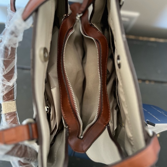 Adrienne Vittadini Tri-color Handbag - Picture 8 of 11